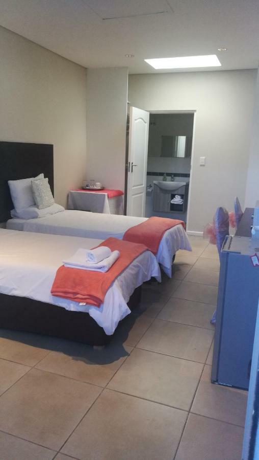 Cape Town Milnerton Lagoon Villa ภายนอก รูปภาพ